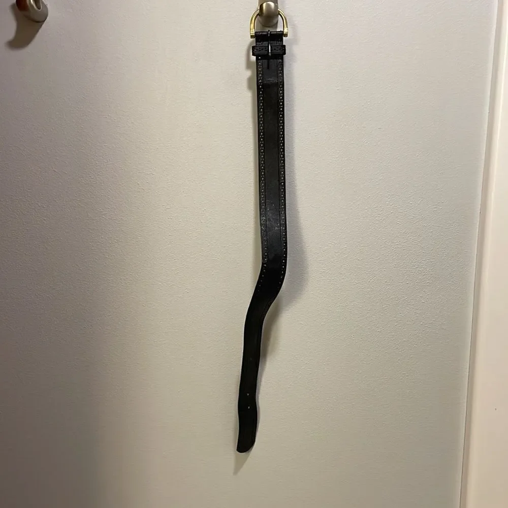 Woman’s black leather belt